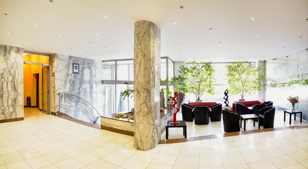 Luxury Family Hotel Bila Labut Prague Interior photo