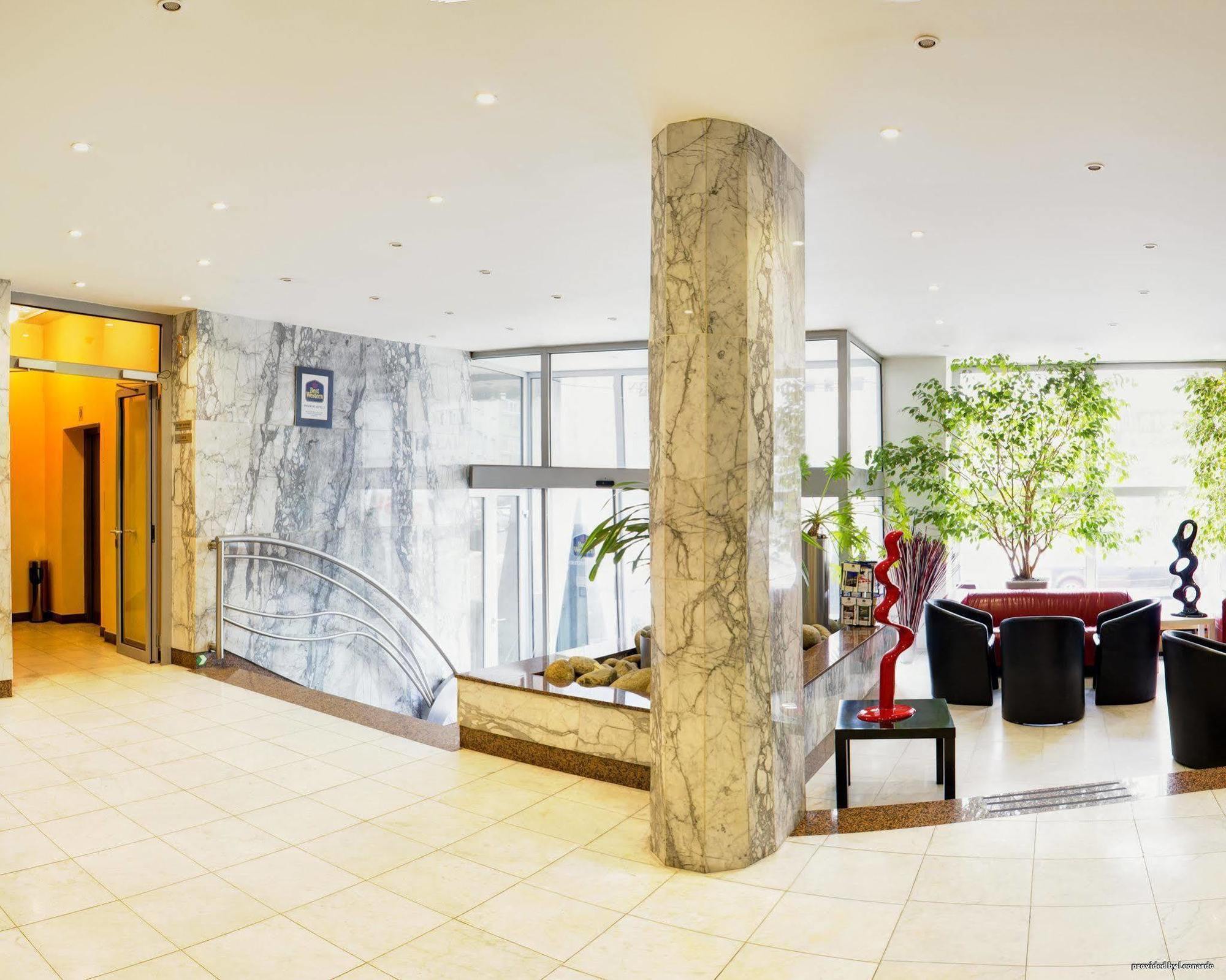 Luxury Family Hotel Bila Labut Prague Interior photo