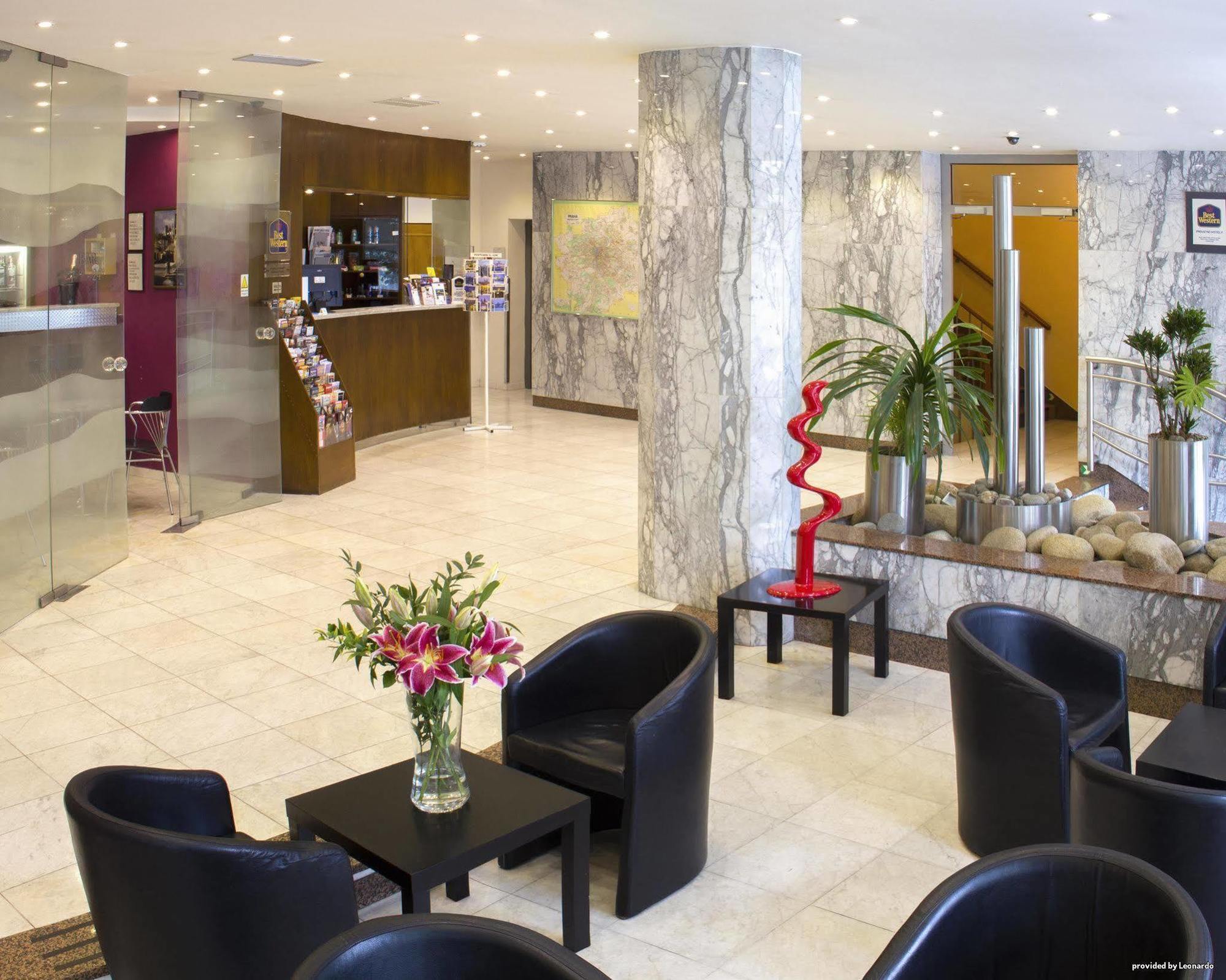 Luxury Family Hotel Bila Labut Prague Interior photo