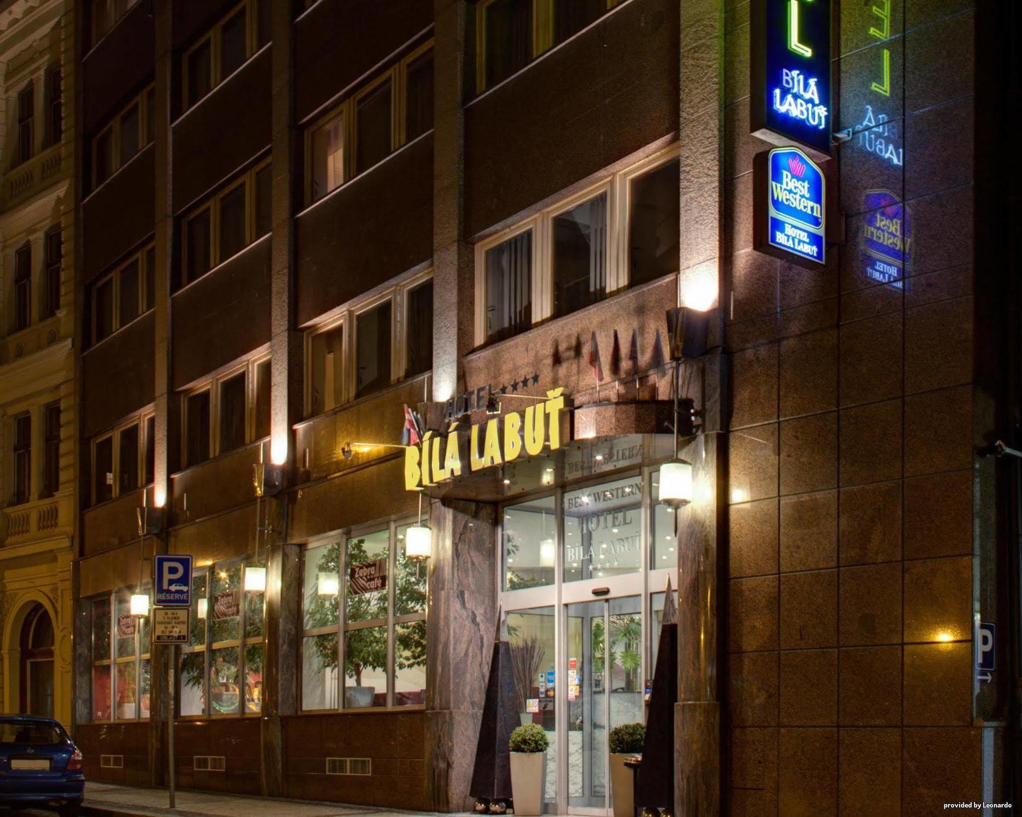 Luxury Family Hotel Bila Labut Prague Exterior photo
